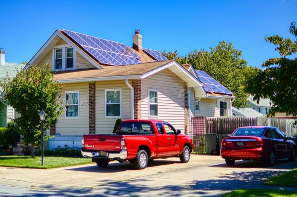Découvrez comment les panneaux solaires baissent vos coûts énergétiques